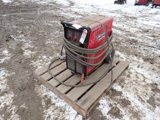 Lincoln Electric Power MIG 350MP 208-575V Single Phase MIG Welder. SN U1140207080 *Note: Cannot Adjust Heat Or Wire Setting, Working Condition Unknown* **THIS ITEM IS LOCATED @ 5107 67 ST, LLOYDMINSTER, AB FOR MORE INFO CONTACT JASON  @780-870-0193**