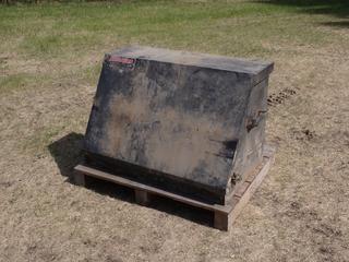 Westward 33in X 19in X 21in Storage Cabinet **Located In Edmonton**