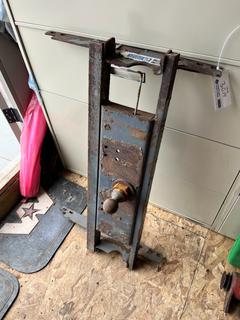 B & W Turnover Ball Gooseneck Hitch **Located At Turner Valley, AB, For More Information Contact Tony @780-935-2619**