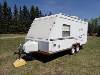2004 Forrest River FLT19FD Shamrock Flagstaff FLT19FD 19ft T/A Travel Trailer c/w 120V, 30A, 4710lb GVWR, (2) Pop Outs w/ Mattress And ST175/80R13 Tires. VIN 4X4TFLU204D981664 **Located In Edmonton**