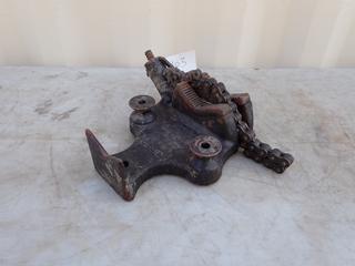 Ridgid BC-810 1/2in - 8in Bench Chain Vise **Located In Edmonton**