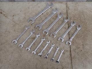 ITC 3/8in - 1 1/4in Wrench Set **Located In Edmonton**