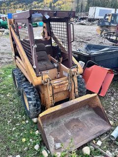 1994 Case 1825 Skid Steer C/w Diesel Eng, Canopy, GP Bkt, Forks, 27-8.5x15 Tires *NOTE Running When Parked, Owner Ordered New Battery, Unable To Confirm Hours* **This Item Is Located In Hinton AB, For More Info Contact Tony @780-935-2619**