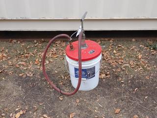 Lincoln Model 1296 Grease Filler Pump **Located In Edmonton**