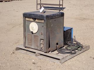 Lincoln Idealarc TM-500 AC Arc Welder c/w Miller T64PS Wire Feeder *Note: Parts Only*