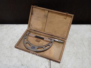 NSK Outside Micrometer w/ 6-7in Measuring Set Range 