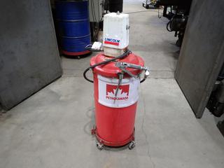 Lincoln Pneumatic Grease Pump c/w Grease, Hose And Nozzle