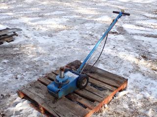 NAPA 22/35-Ton Pneumatic Hydraulic Floor Jack **Located In Edmonton**