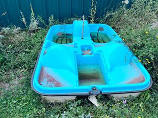 Paddle Boat *Requires Repairs* *Located In Fernie, BC*