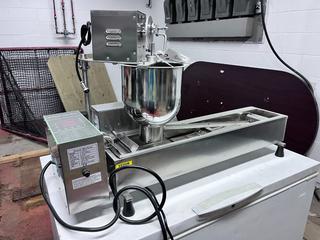 Vevor T-101U Automated Mini Donut Machine C/w 110-120V *Located In Fernie, BC*