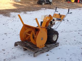 Mastercraft Model 316850515 26in Snowblower c/w Briggs & Stratton 4-Cycle Engine **Located In Edmonton**