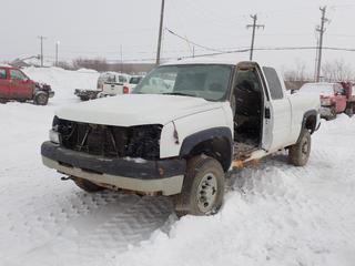 2007 Chevrolet Silverado 2500 Extended Cab Pickup c/w V8, A/T And LT245/75R16 Tires. VIN 1GCHK29UX7E118522 *Note: Parts Only* PL#65 **LOCATED @ 210 MACDONALD CRESCENT, FORT MCMURRAY, AB**
