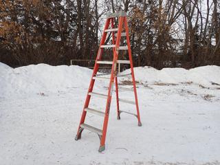 Louisville 8ft Step Ladder ** LOCATED IN EDMONTON**