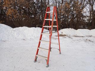 Louisville 8ft Step Ladder ** LOCATED IN EDMONTON**