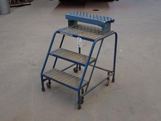 Kleton B2403 28in Mobile Ladder Stand