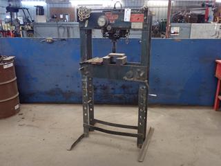 Vulcan VHP30C 15-Ton Adjustable Hydraulic Press. SN 8H0284A