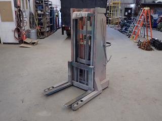 Trucks Mobile 12V Stand Up Portable Hydraulic Lift