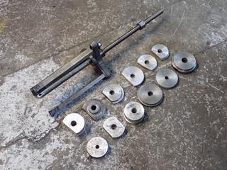 Heavy Duty Universal Sleeve Puller c/w Qty Of Sleeve Adapters 
