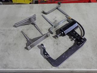 100 PSI Pneumatic Spring Compressor c/w (2) Hub City Iron And (2) K-Line Cylinder Head Holders