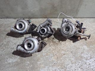 (2) Turbos To Fit Ford Powerstroke c/w (2) Unknown Turbos