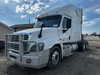 2016 Freightliner Cascadia T/A Sleeper Truck Tractor C/w Detroit DD15, A/T, 40,000lb Rears, Double Diff Locks, A/R Suspension, 11R22.5, Alum Front Bumper0 Showing 1,967,216 Kms VIN 1FUJGLD50GLHG7130 *Located At 232071 Range Rd 283 Rocky View, AB*