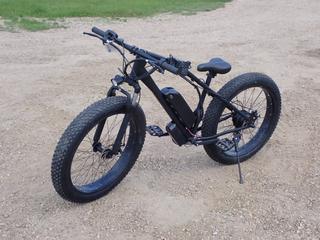 7-Spd Electric Bike w/ 26X4.0 Tires And Charger **LOCATED @ EDMONTON YARD**