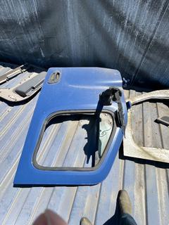 (2) Freightliner Cascadia Doors *Located In Delta, BC*