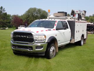 2022 Ram 5500 Heavy Duty SLT Crew Cab Mechanic's Truck c/w Cummins 6.7L Turbo Diesel, A/T, 19,500lb GVWR, Milron Service Body, Cobra 5500 Maxilift 3-Stage Crane, Vmac 240V 3-Phase Multifunction Generator/Compressor/Welder, Vmac Multifunction Power System Control Panel, Welding Leads, Air Tank, Storage Compartments, Toolboxes, 2000W Power Inverter, (2) Outriggers, Vise, (2) Wheel Chocks, Spare Tire And 225/70R19.5 Tires. Showing 64,128kms. VIN 3C7WRNFL3NG412322 *Note: Engine Light On, Brake System Warning Light On* **Located @ Edmonton Yard**