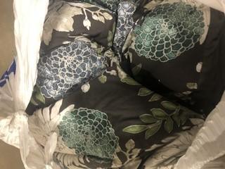 Open Box Comforter, Size Unknown