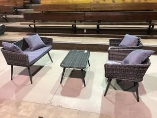 Wicker Lounge Set 4 Pieces.