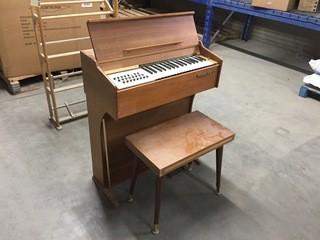 Briscoe Harmony Chord Electric Organ with Stool