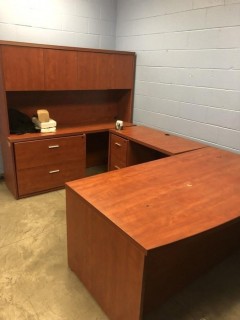 U-Shape Exec Office Desk w/ 2 Drawer file cabinet & Hutch