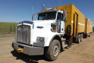 *SOLD* 2001 Kenworth W900 T/A Auxiliary Van Body Truck