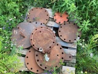 Qty Of Assorted Size Flanges