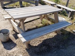 Picnic Table 