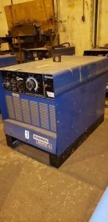 Miller Goldstar 400SS Power Source. SN KE584415