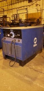 Miller SRH-444 Power Source. SN HF824968