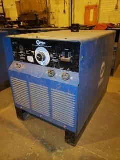 Miller SRH-444 Power Source. SN JA462602