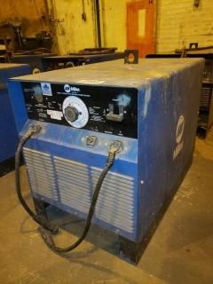 Miller SRH-444 Power Source. SN HK286471