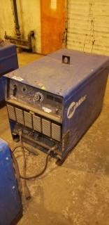 Miller Dimension 452 Power Source. SN LC447903