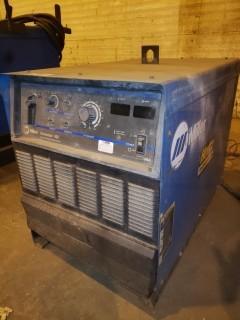 Miller Dimension 452 Power Source. SN LC492524