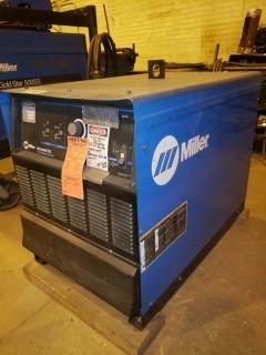 Miller Deltaweld 652 Power Source. SN MD100245C *Note: Needs Repairs*