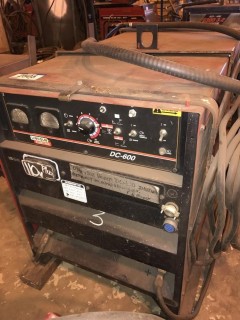 Lincoln DC-600 Power Source. SN C1011000028