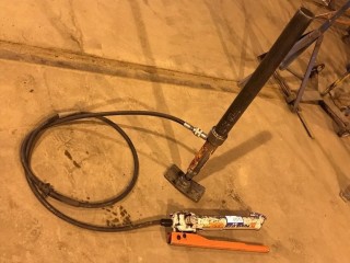 Hydraulic Hand Pump C/w Pin Driver