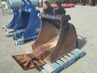 PowerTech Percussion 30" Pickbucket To Fit Excavator.