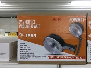 70W LED Dusk to Dawn Yard Light with Pole Kit, New.