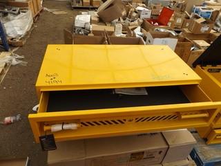 Van Vault Tool Box 187 X 910 X 485 mm. 