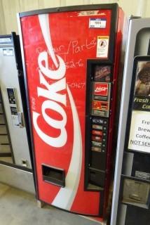 Royal 282-6 Coke Vending Machine (Coke) S/N 1238CF-0467 (Repair or Parts)