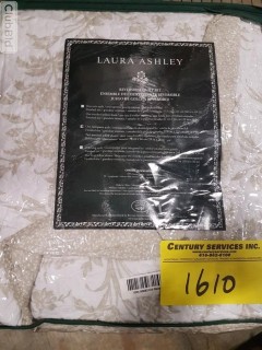 Laura Ashley Home Laura Ashley Riley Quilt Set - Queen(LBA2924_14006799)