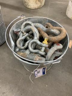 Qty Of Assorted Size Shackles